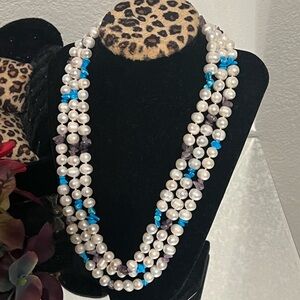 Elegant Pearl and Bead Necklace